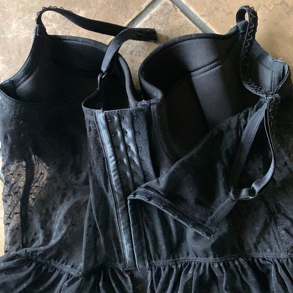 Black Lace Lingerie - Picture 2 of 5